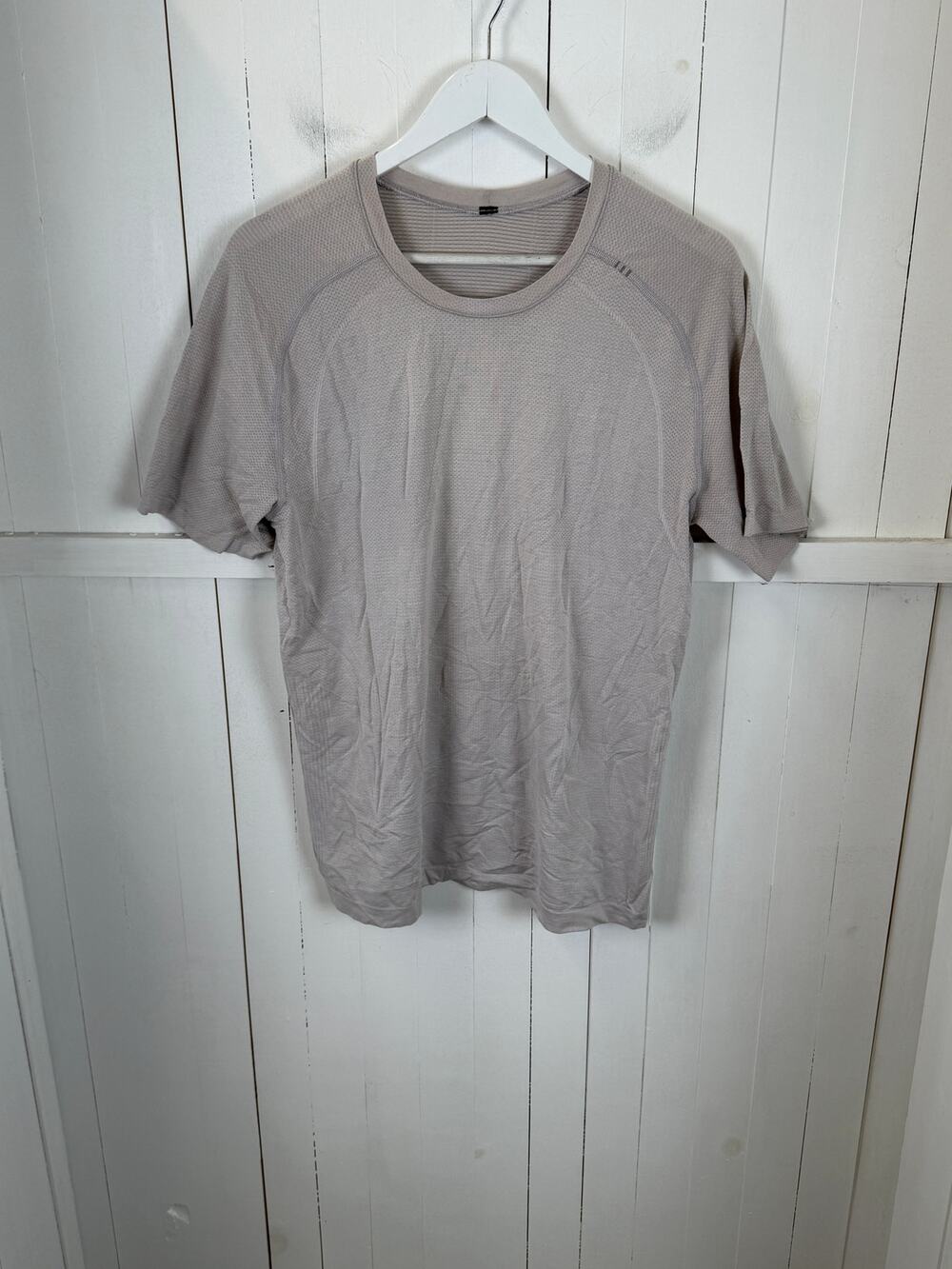 Lululemon Men's Gray Nylon Activewear T-Shirt Size M